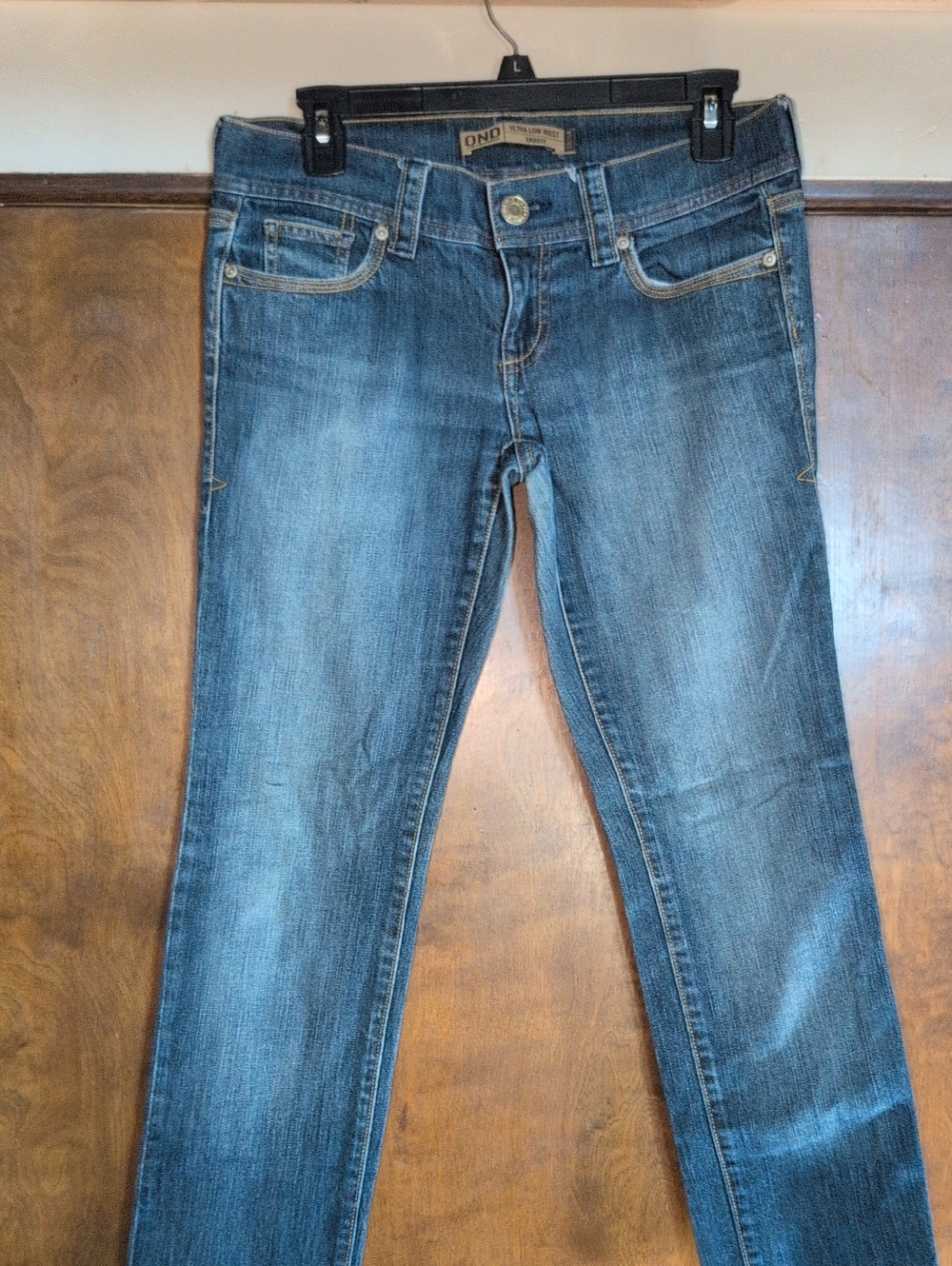 Old Navy Women's Skinny Jeans in Faded Blue Size 4